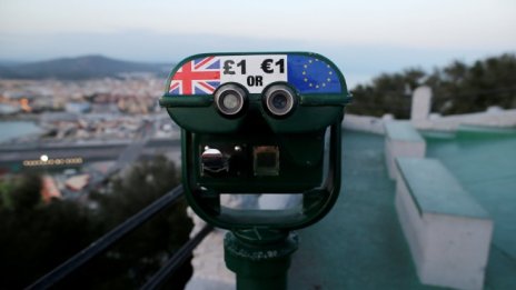 Какво е бъдещето пред паунда и Brexit преговорите през 2019 г.?