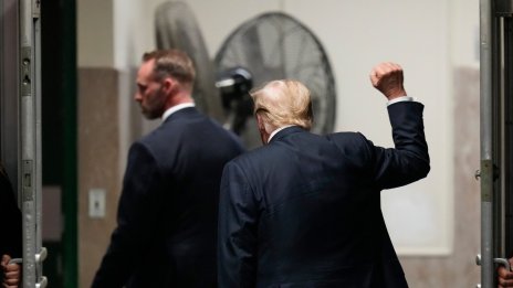 С 2 млн. долара в час кампанията на Тръмп не страда от присъдата срещу него