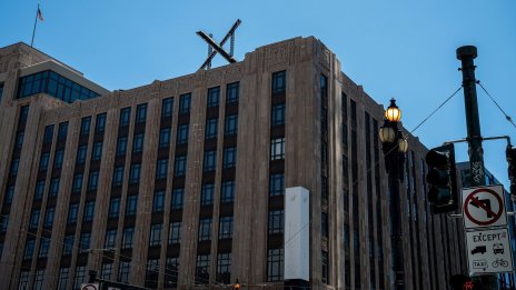 Френски съд задължи X да плаща на медии за използването на техни материали