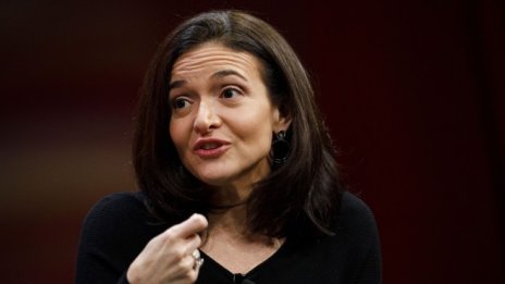 Сандбърг отговори на безпощадната критика, че е свръхконтролиращ шеф