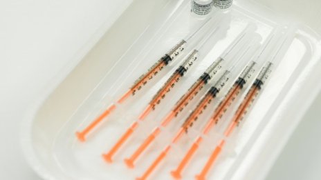 Пробутват ли си стоката Pfizer и Сие? 
