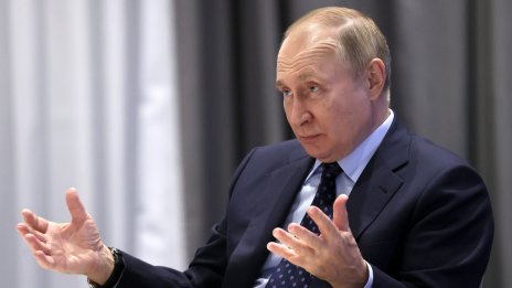 Киев е отворен за преговори, но с наследника на Путин