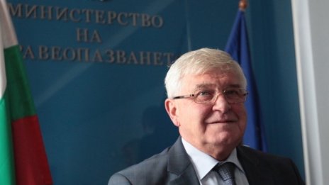 Ананиев: Искането на медсестрите за заплатите не може да бъде изпълнено