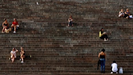 Защо част от младите у нас не могат или не искат да участват на пазара на труда?