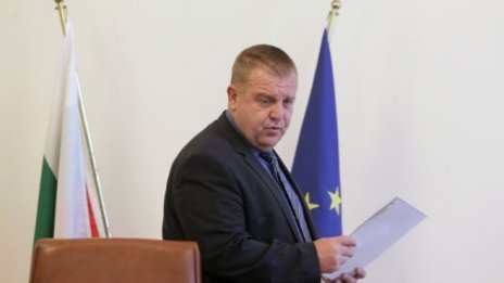 Каракачанов иска да утрои броя на войниците по границата с Турция