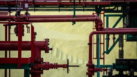 Петролът поевтинява заради по-слабото потребителско търсене в САЩ*