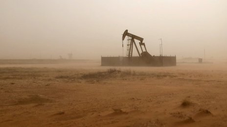 Цената на петрола отново тръгна нагоре след успокоението от Рияд*
