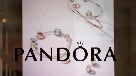 Шефът на Pandora се оттегля след снижаването на прогнозите тази седмица