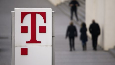 Deutsche Telekom отново повиши прогнозата за годишната си печалба