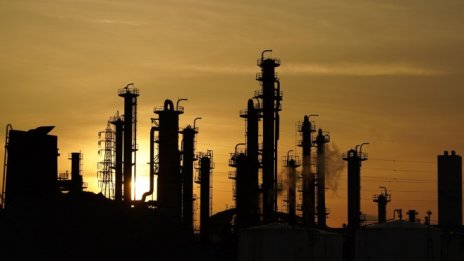 Сделката на ЕС и потенциалните ваксини срещу COVID-19 оскъпяват леко петрола*