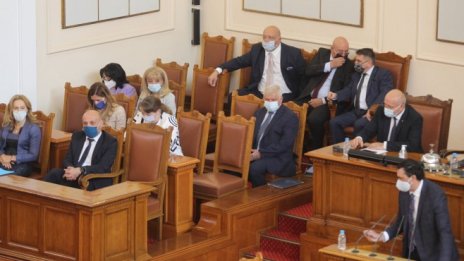 Сачева: Кабинетът трябва да завърши мандата си в този състав