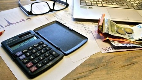 Изпълними ли са предизборните обещания на партиите за по-високи доходи?