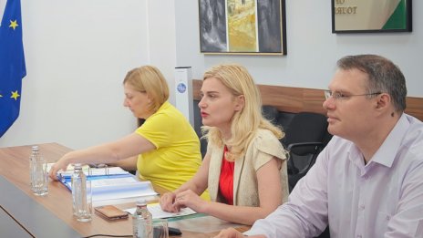 Министърът на туризма сигнализира, че помощта за заведенията може да отпадне