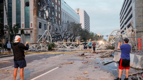 Ураганът "Милтън" се насочи към Атлантическия океан