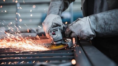 Правителството актуализира списъците на защитените специалности