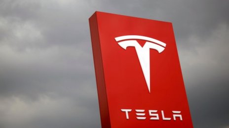 Огромната фабрика на Tesla
