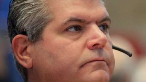 S&P 500 остана на крачка от рекорд