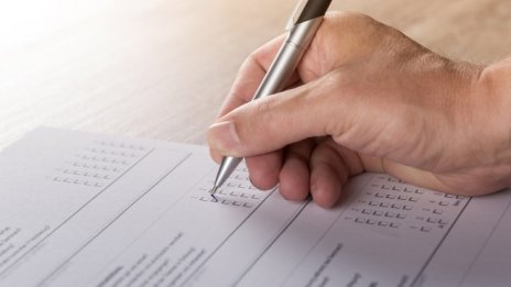 Спокойно започна изборният ден в страната