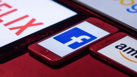 Съд в САЩ отхвърли две дела за монопол срещу Facebook