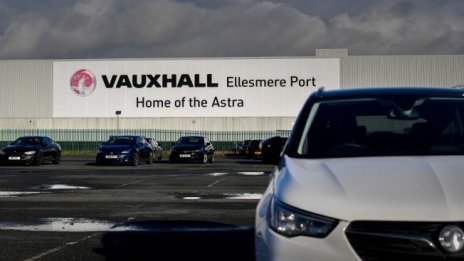 Stellantis подсигурява бъдещето на фабриката на Vauxhall във Великобритания