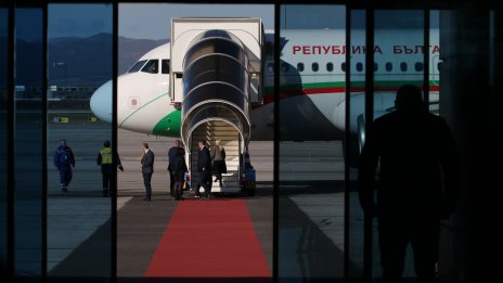 Два кандидатa искат да застраховат държавния авиофлот 