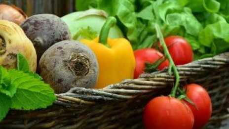 Доматите и картофите поскъпват тази седмица, а ябълките поевтиняват