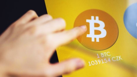 Неволите на биткойна продължават, докато активите на &bdquo;старата икономика&ldquo; крадат вниманието