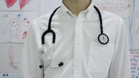 Младите лекари няма да бъдат разпределяни служебно