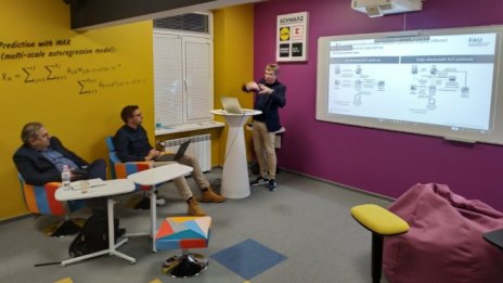 Научен семинар, посветен на дигиталната трансформация, се проведе по проект SCHOLARNET