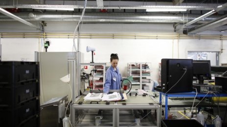 БНБ допуска влошени условия за външната търговия поне до март 2016 г.