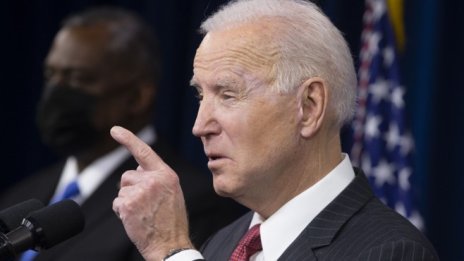 Байдън е човекът с широките пръсти, който Америка търси