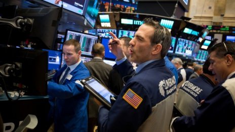 Оптимизмът около COVID ваксините оцвети щатските индекси в зелено