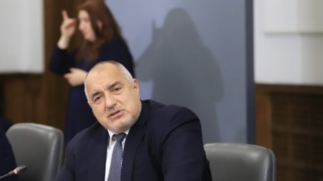 Премиерът: Отваряме заведенията на 1 март