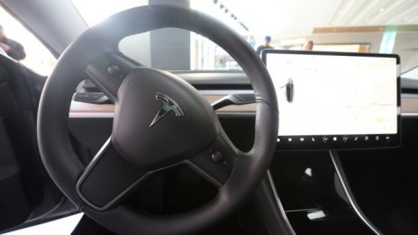 Tesla Model Y дебютира през март следващата година  