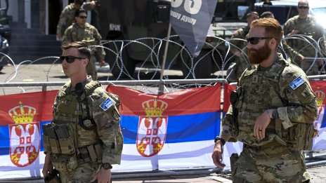 САЩ наблюдават голямо струпване на сръбски сили по границата с Косово