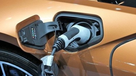 АСЕА: 10 страни в ЕС не разполагат дори с една зарядна станция на 100 км