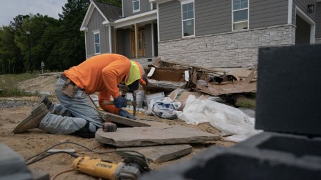 Молбите за помощи при безработица в САЩ изненадаващо намаляват