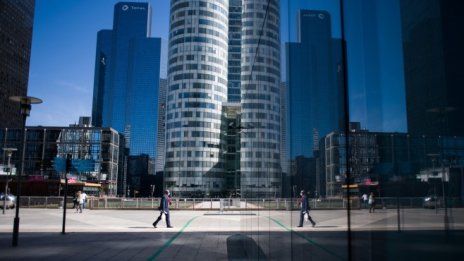 Новооткритите работни места в САЩ са повече от очакваното през юни