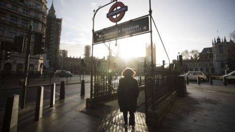 Великобритания отчита рекордно свиване на работните места