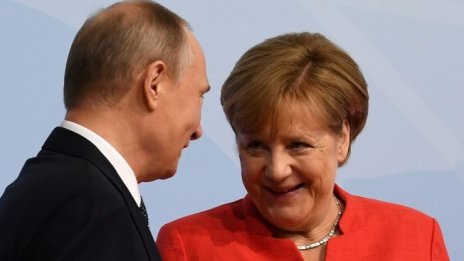 Кремъл: Путин и Меркел потвърдиха позициите си по проекта "Северен поток 2"