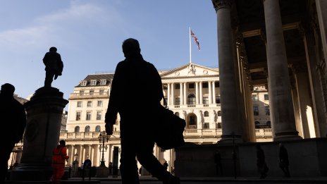 АЦБ намали основната лихва, притеснена от ефектите на търговската политика на САЩ