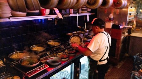 Наистина ли имигрантите заемат работните места на американците?