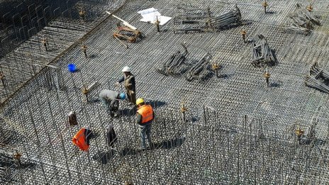 Заплатата на квалифициран строител ще е минимум 1114 лв.