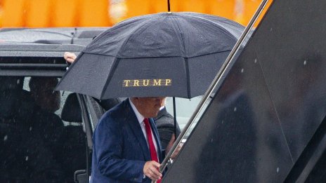 Тръмп предупреди за още данъци за Канада и Мексико, включващи и автомобилите