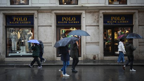 Ръстът на продажбите на Ralph Lauren се забавя, предпазливите потребители се отдръпват