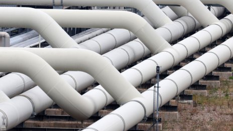 Печалбата на "Газпром Нефт"  намалява с 43% за полугодието