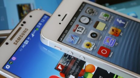 Патентната битка между Samsung и Apple продължава