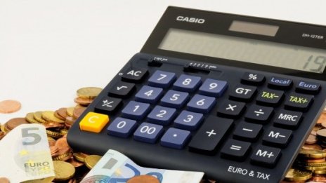 НАП разяснява данъците на 50 хил. ученици в България