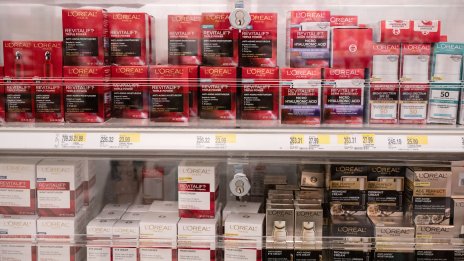 Акциите на L'Oreal поевтиняха рязко след по-слаби продажби за тримесечието
