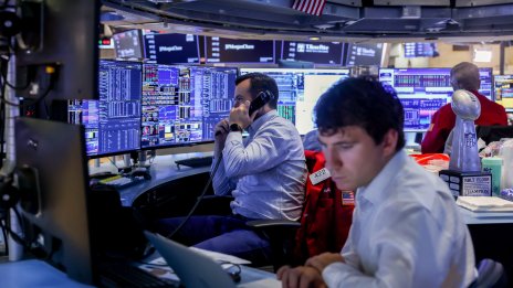 S&P 500 прекъсна тридневната си губеща серия след успокоението на облигационните пазари